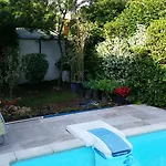 Studio: Quiet Oasis With Pool In Villeneuve-lès-avignon Apartment Villeneuve-les-Avignon
