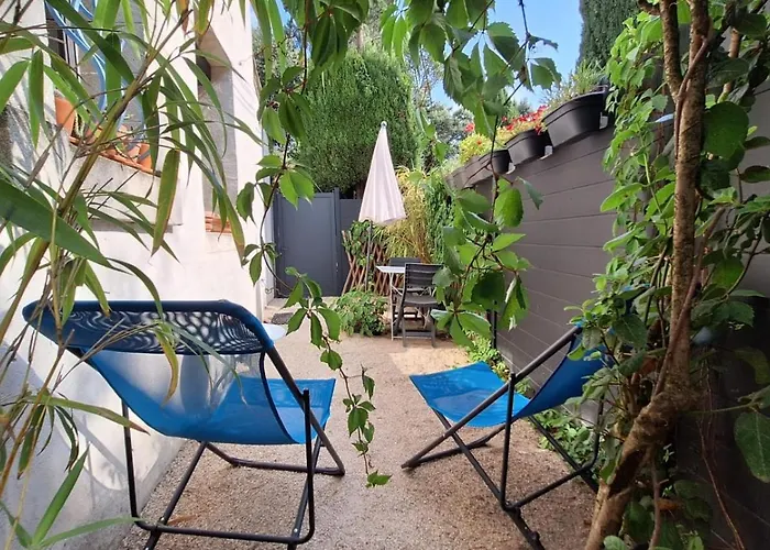Appartement Et Calme Les Avignon Entrée Et Cour Indépendantes Climatisation Piscine Parking *